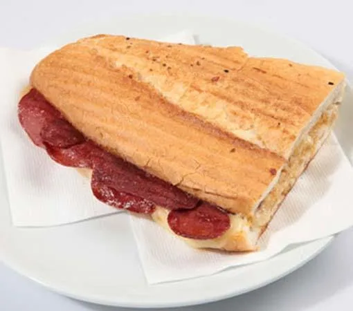 Sucuklu Tost Yarım
